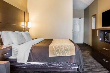هتل Quality Inn