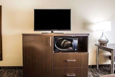 هتل Quality Inn