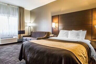 هتل Quality Inn