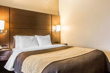 هتل Quality Inn