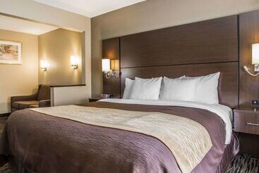 هتل Quality Inn