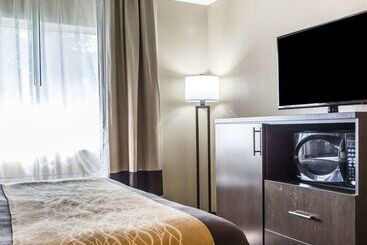 هتل Quality Inn