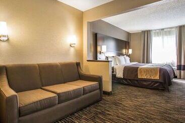 هتل Quality Inn