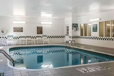 هتل Quality Inn