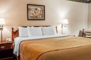 هتل Quality Inn Midway
