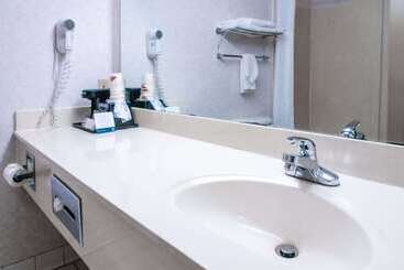 هتل Quality Inn Moore  Oklahoma City