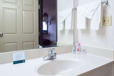 هتل Quality Inn Moore  Oklahoma City