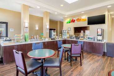 هتل Quality Inn & Suites Olde Town