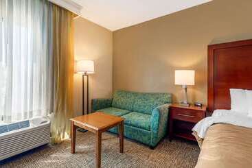 هتل Quality Inn & Suites Olde Town