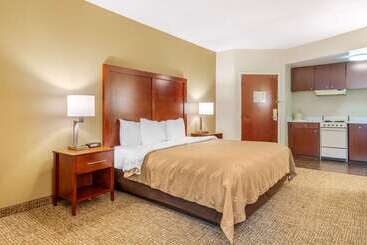 هتل Quality Inn & Suites Olde Town