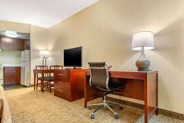 هتل Quality Inn & Suites Olde Town