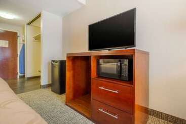 هتل Quality Inn & Suites Olde Town