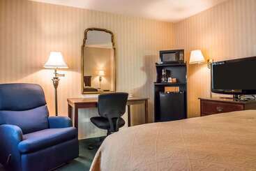 هتل Quality Inn Pittsburgh Airport