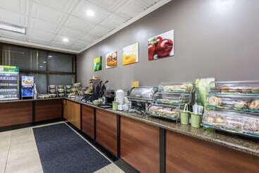 هتل Quality Inn & Suites Los Angeles Airport  Lax