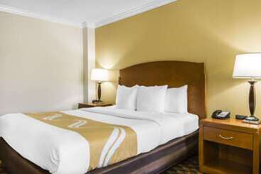 هتل Quality Inn & Suites Los Angeles Airport  Lax