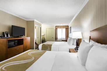 هتل Quality Inn & Suites Los Angeles Airport  Lax