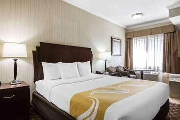هتل Quality Inn & Suites Los Angeles Airport  Lax