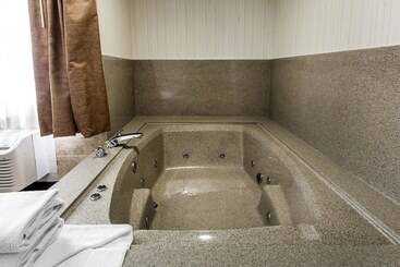 هتل Quality Inn & Suites Los Angeles Airport  Lax