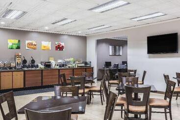 هتل Quality Inn & Suites Los Angeles Airport  Lax
