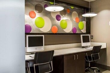 هتل Quality Suites Fort Myers Airport I 75