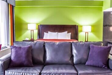 هتل Quality Suites Fort Myers Airport I 75