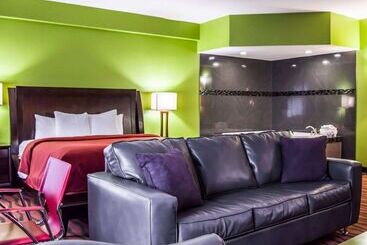 هتل Quality Suites Fort Myers Airport I 75
