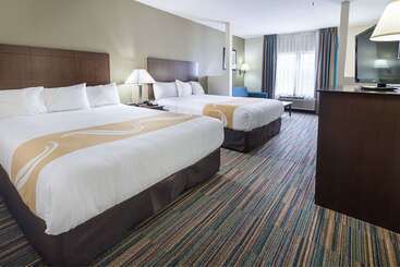 هتل Quality Suites