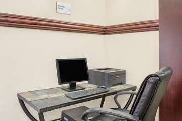 هتل Ramada By Wyndham Denver International Airport