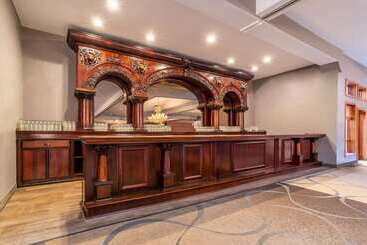 Riverview Inn & Suites, Ascend Hotel Collection
