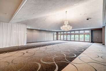 Riverview Inn & Suites, Ascend Hotel Collection