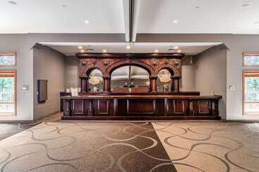 Riverview Inn & Suites, Ascend Hotel Collection