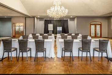 Riverview Inn & Suites, Ascend Hotel Collection
