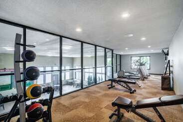 Riverview Inn & Suites, Ascend Hotel Collection