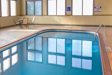 Riverview Inn & Suites, Ascend Hotel Collection