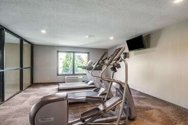 Riverview Inn & Suites, Ascend Hotel Collection
