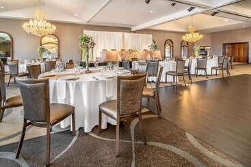 Riverview Inn & Suites, Ascend Hotel Collection