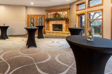 Riverview Inn & Suites, Ascend Hotel Collection