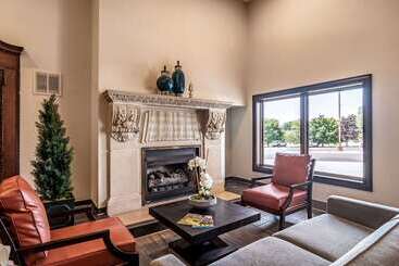 Riverview Inn & Suites, Ascend Hotel Collection