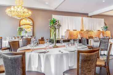 Riverview Inn & Suites, Ascend Hotel Collection