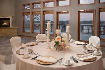 Riverview Inn & Suites, Ascend Hotel Collection