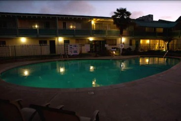مُتل Coral Reef Inn & Condo Suites