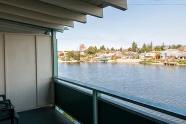 مُتل Coral Reef Inn & Condo Suites