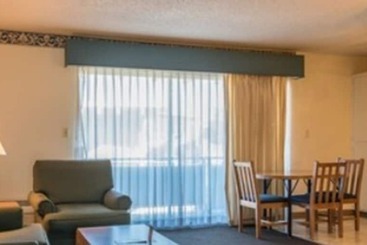 مُتل Coral Reef Inn & Condo Suites