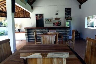پانسیون The Hamlet Guest House