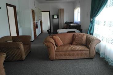 تختخواب و صبحانه Balcony Manor