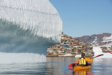 هتل Café De Upernavik