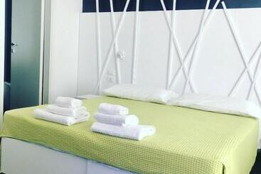پانسیون Sunrise Rooms