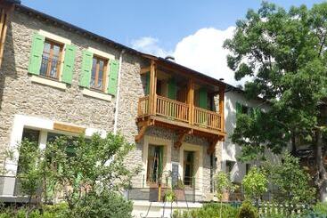 住宿加早餐  Gîte De Llo