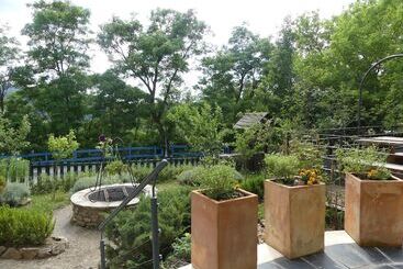 住宿加早餐  Gîte De Llo