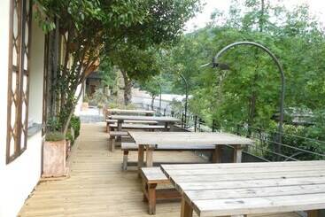 住宿加早餐  Gîte De Llo